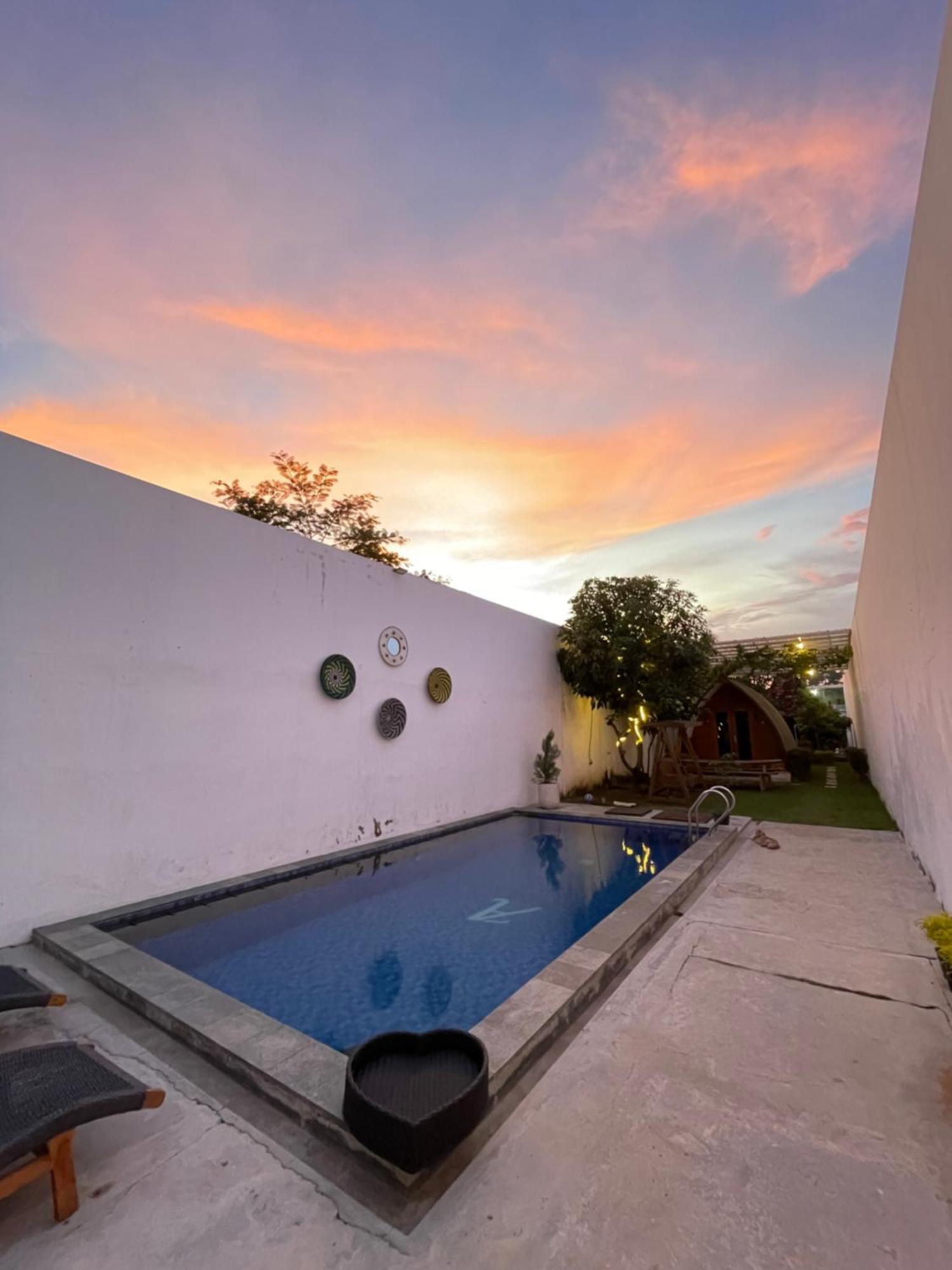 Villa Rumah Putih Jogja Jogyakarta Zewnętrze zdjęcie