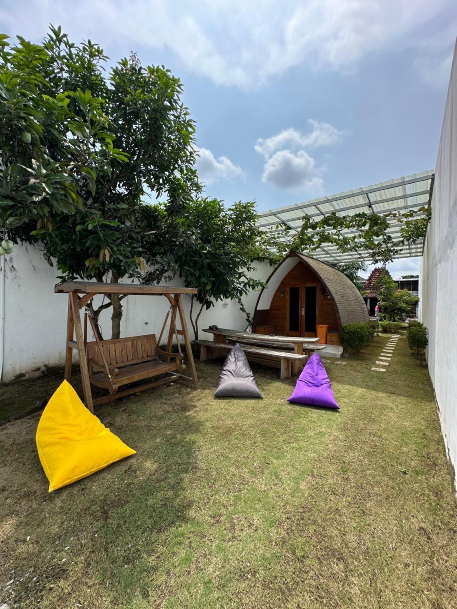 Villa Rumah Putih Jogja Jogyakarta Zewnętrze zdjęcie